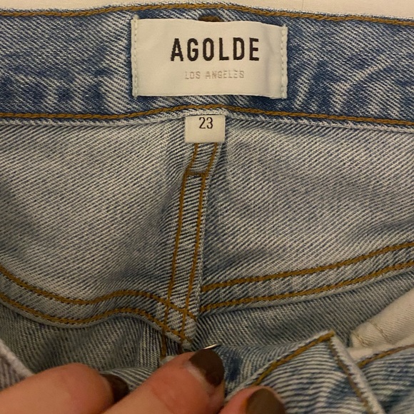 Agolde 90s Mid Rise Loose Fit Jeans in ‘Captured’ - Picture 4 of 4